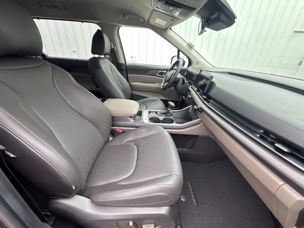 Used 2026  Kia EX image 25