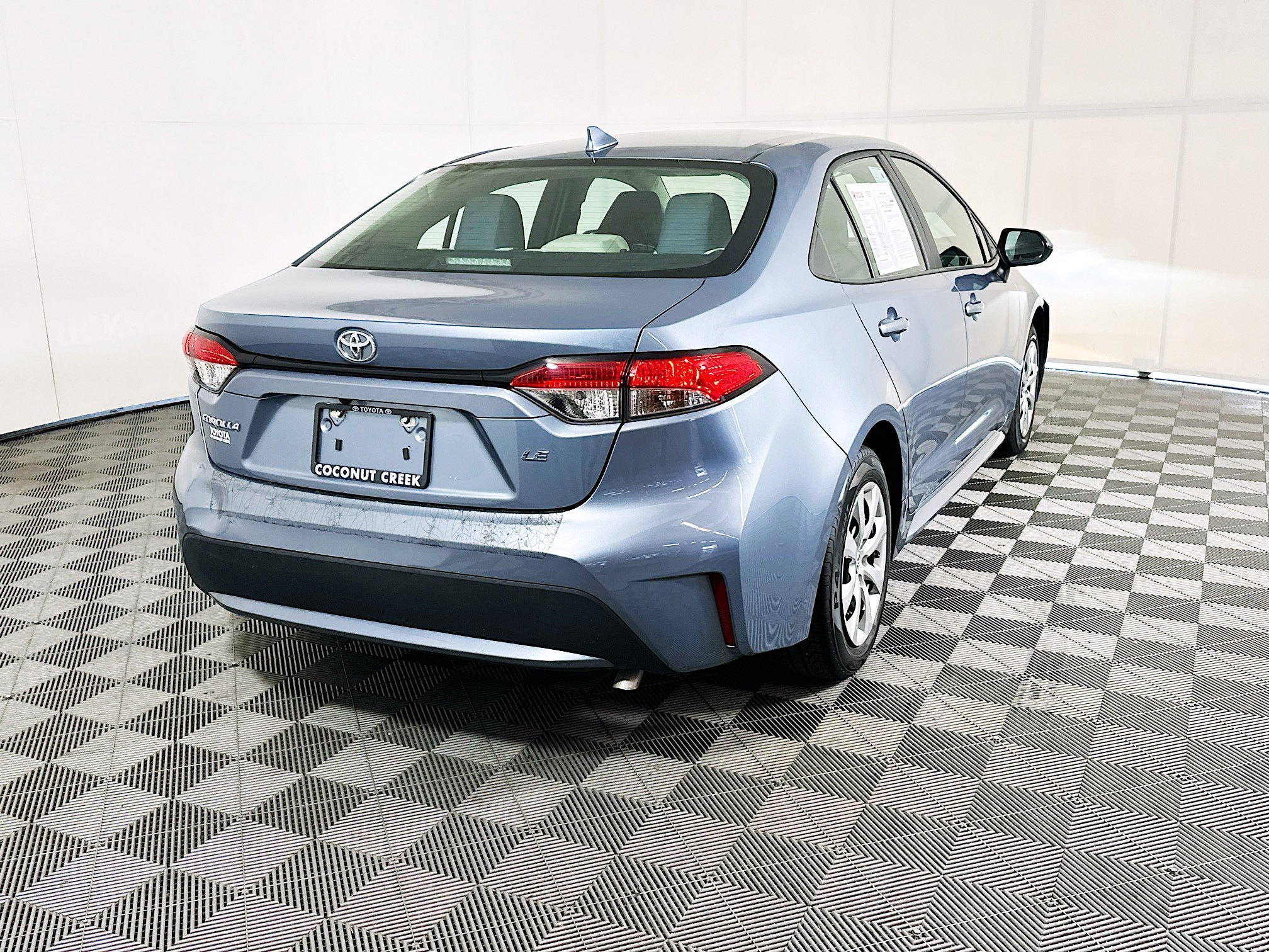 Used 2020 Celestite Toyota LE image 3