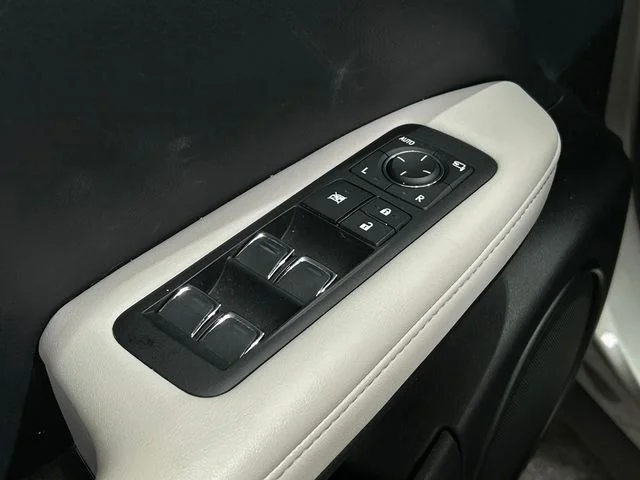 Used 2022 Silver Lexus 350 image 17