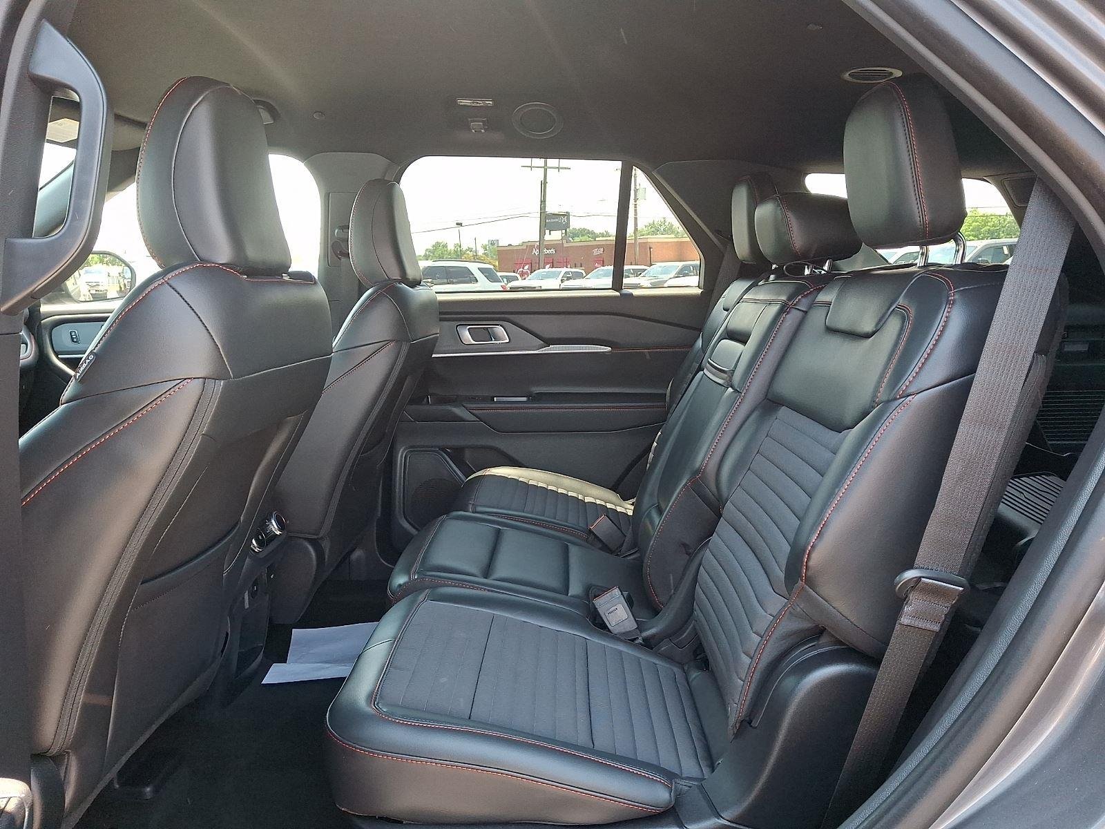 New 2026 Carbonized Gray Metallic Ford ST-Line image 8