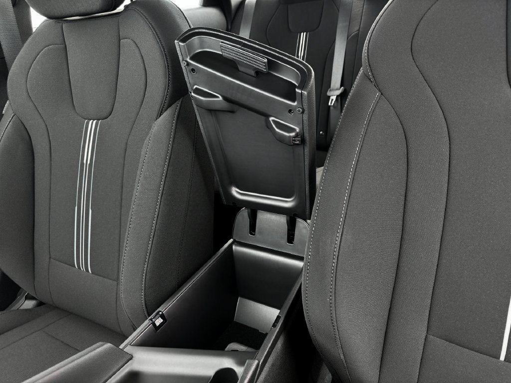 2025 Hyundai Elantra SEL - Photo 20