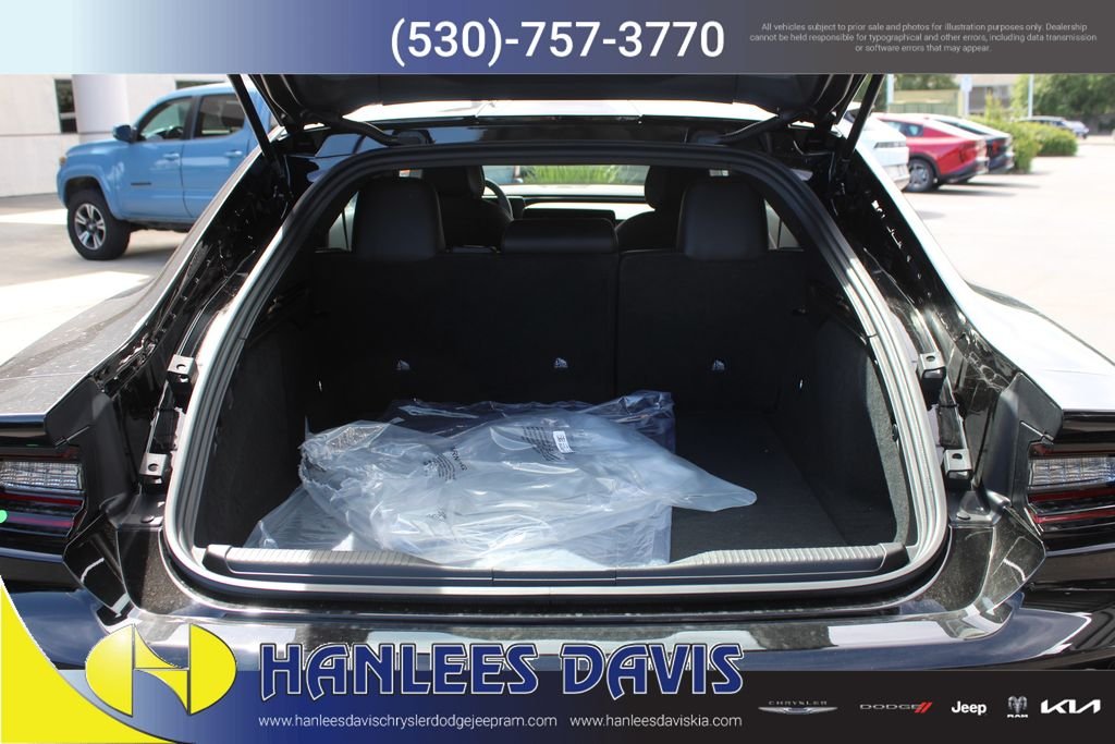 New 2026 Diamond Black Crystal Pearlcoat Dodge R/T image 10