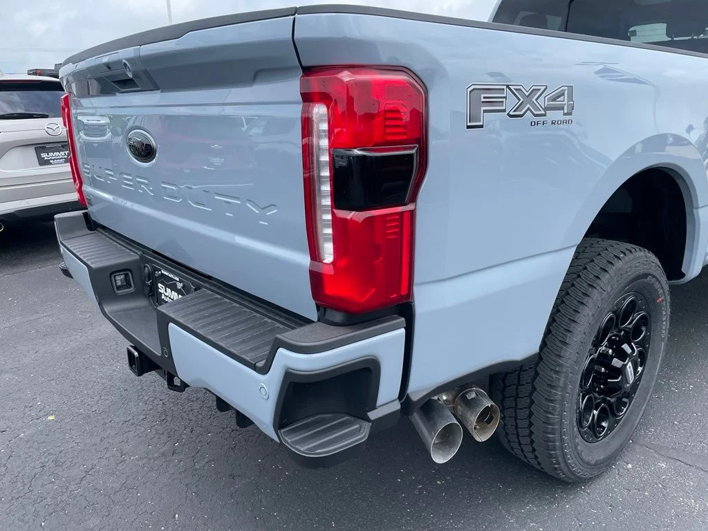 New 2026 Glacier Gray Metallic Tri-Coat Ford F-250® Lariat® image 35