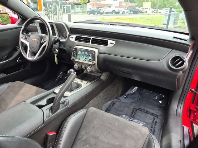 Used 2014 Red Chevrolet SS image 29