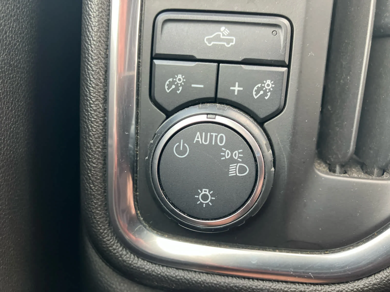 Used 2019 Cajun Red Tintcoat Chevrolet LT image 15