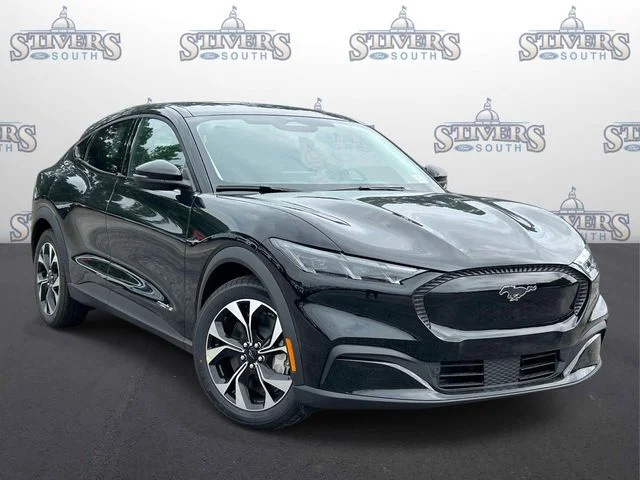 New 2026 Black Ford Select image 1