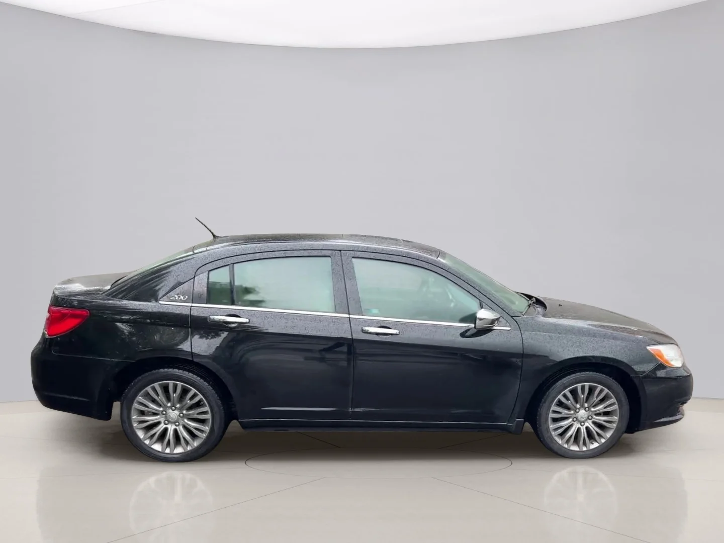 Used 2012 Black Chrysler LIMITED image 6