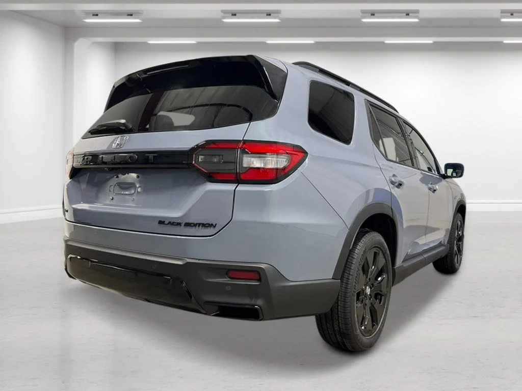 New 2026 Sonic Gray Pearl Honda Black Edition image 5