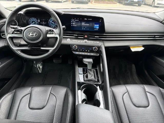 Used 2025 White Hyundai Limited image 17