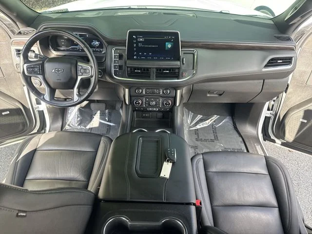 Used 2023 White Chevrolet Z71 image 9