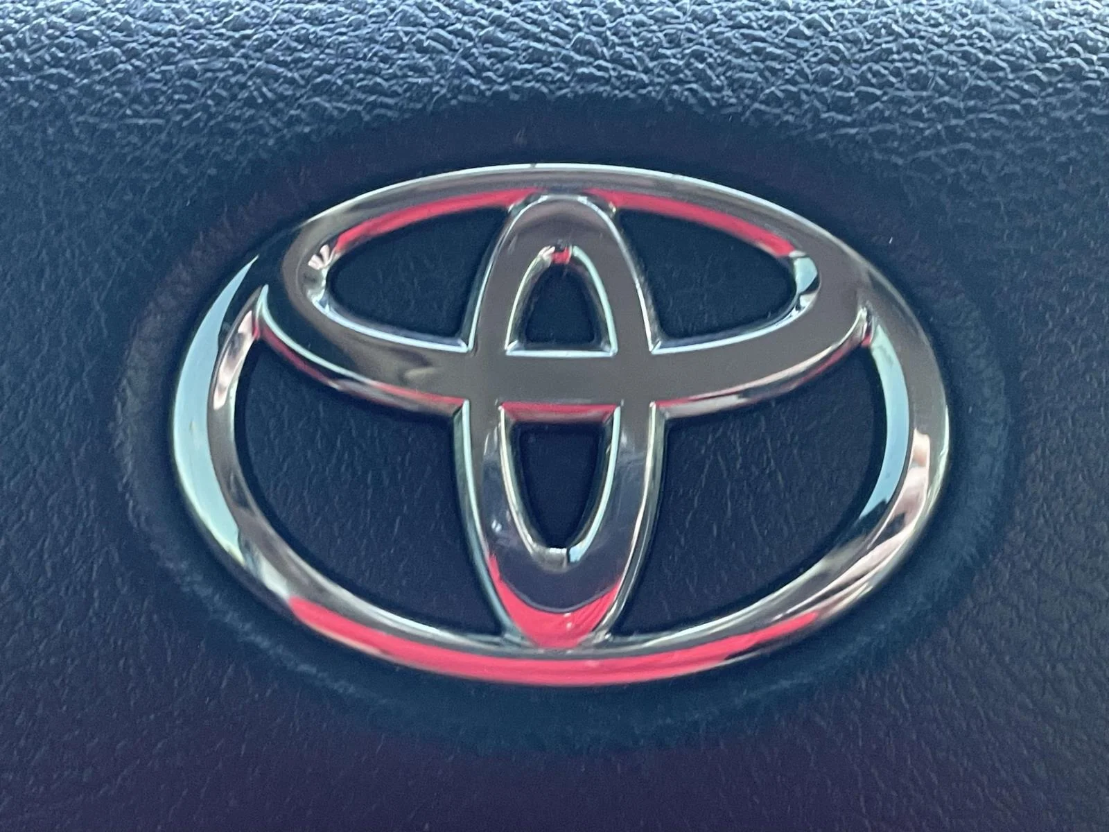 Used 2023  Toyota SR5 image 27