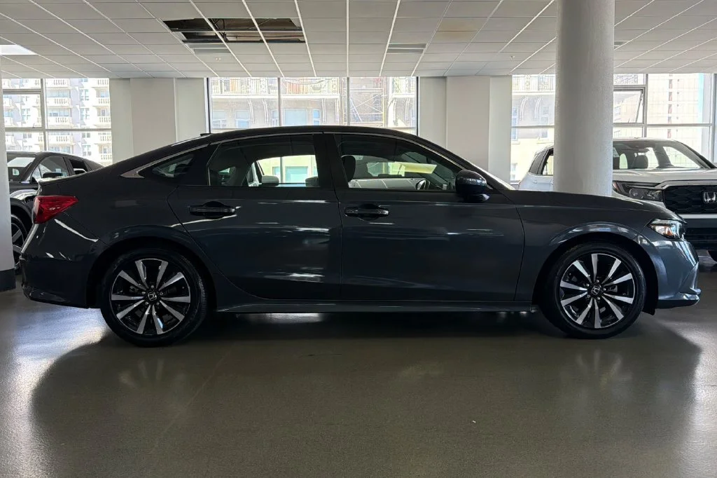 Used 2023 Meteorite Gray Metallic Honda EX image 3