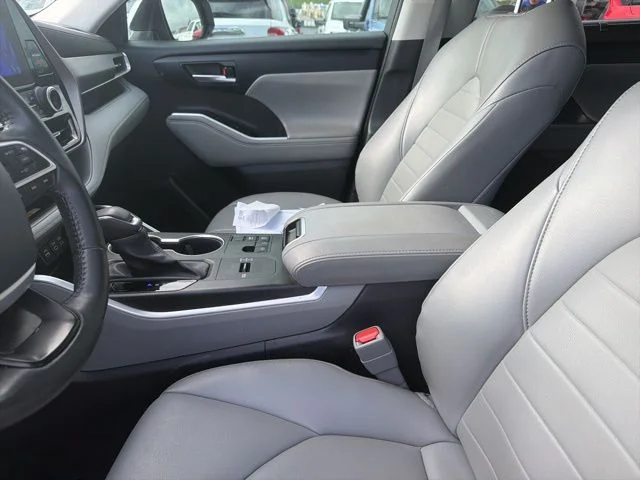 Used 2023 Silver Toyota XLE image 10