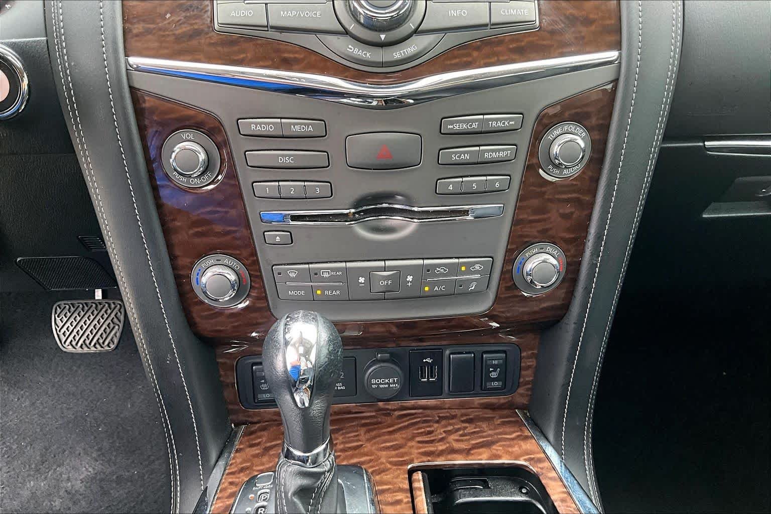 Used 2020 Super Black Nissan SL image 32