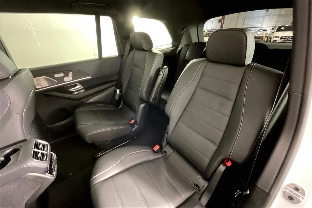 New 2026 MANUFAKTUR Moonlight White Magno Mercedes-Benz GLS 450 image 10