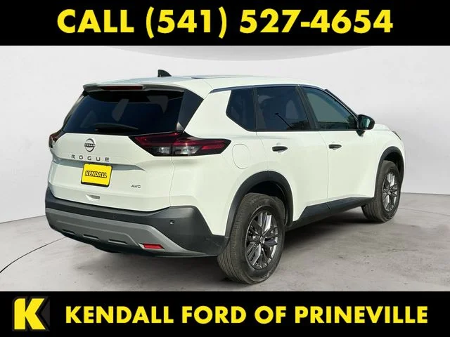 Used 2023 Glacier White Nissan S image 5