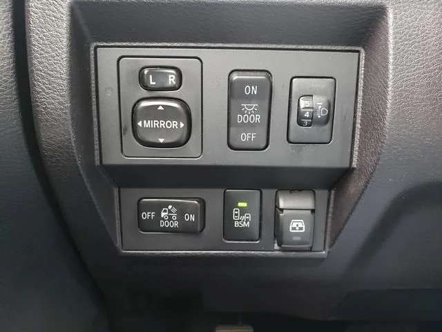 Used 2016 Black Toyota SR5 image 20