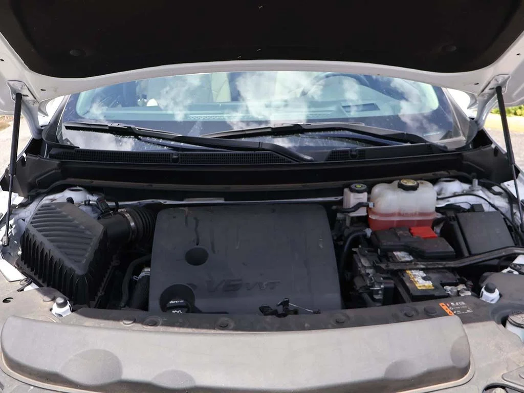Used 2023 White Buick Premium Group image 27