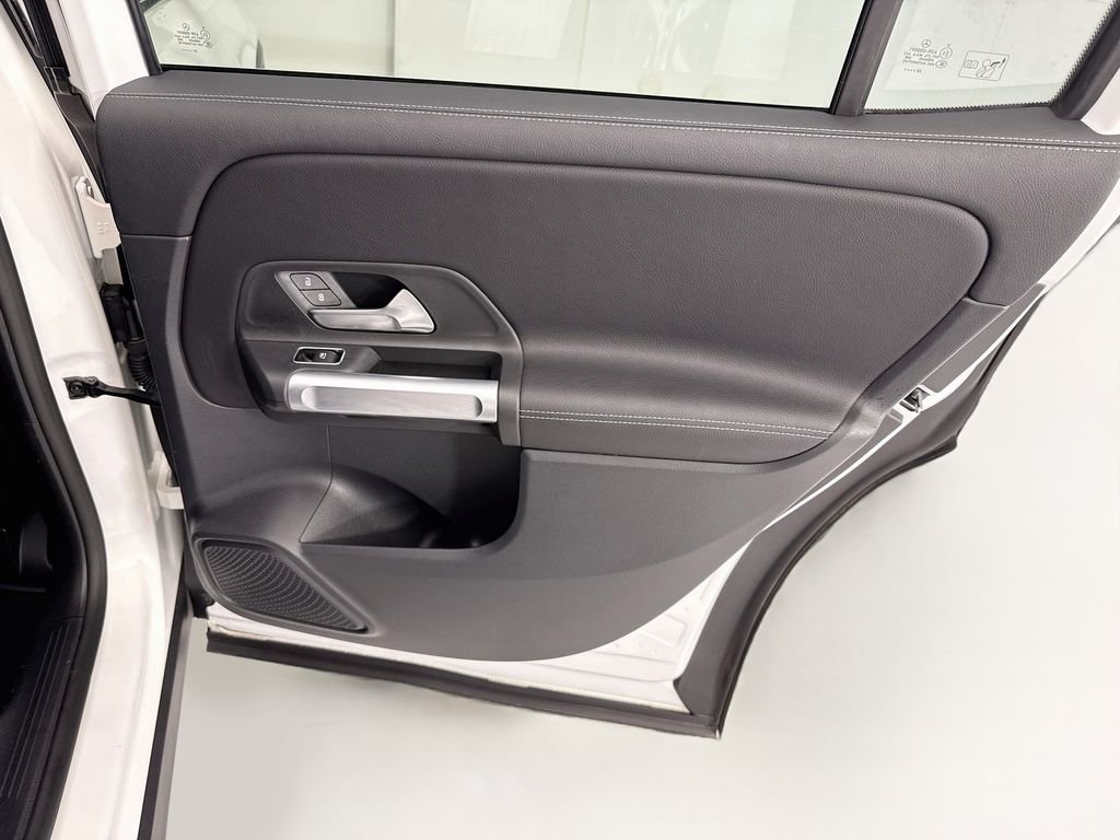 Used 2023 Polar White Mercedes-Benz GLB 250 image 25