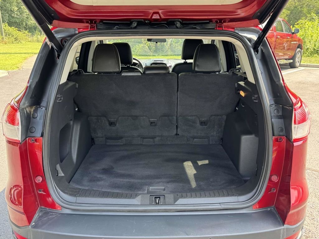 Used 2015 Red Ford SE image 17