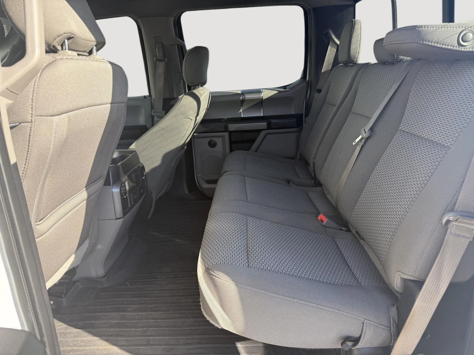 Used 2019 Oxford White Ford XLT image 10
