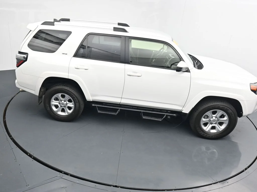 Used 2023 White Toyota SR5 image 27