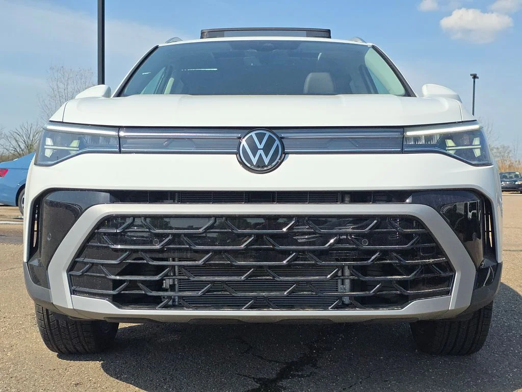 New 2026 Pure White Volkswagen 1.5T SEL image 2