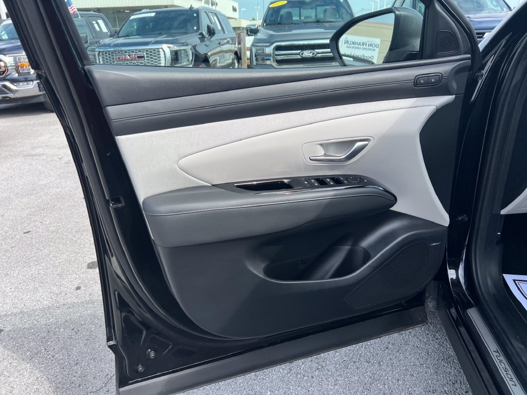 Used 2025 Black Hyundai Limited image 12