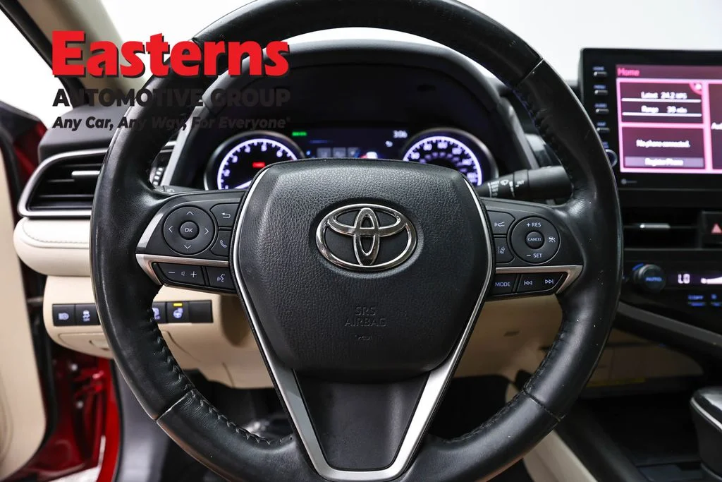 Used 2021 Red Toyota XLE image 10