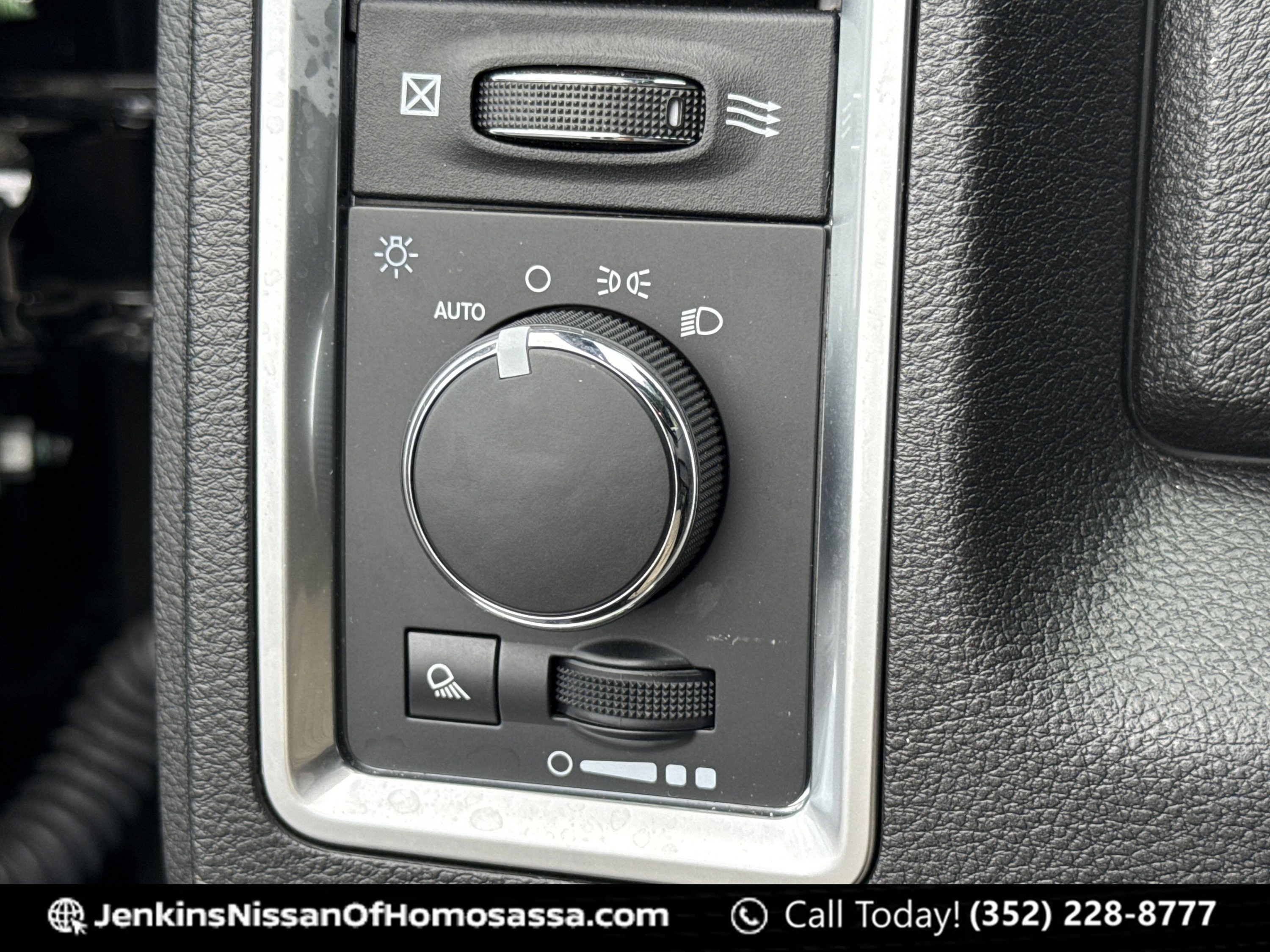 Used 2024 Diamond Black Crystal Pearlcoat Ram Warlock image 32