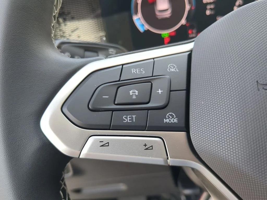 New 2026 Silver Volkswagen 2.0T SE image 28