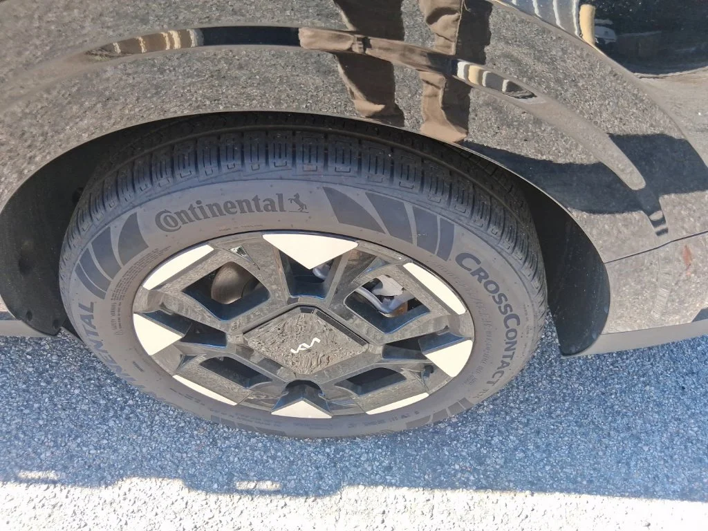 Used 2026 Black Kia EX image 10