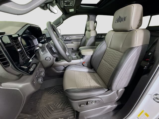 Used 2024 Summit White Chevrolet ZR2 image 21