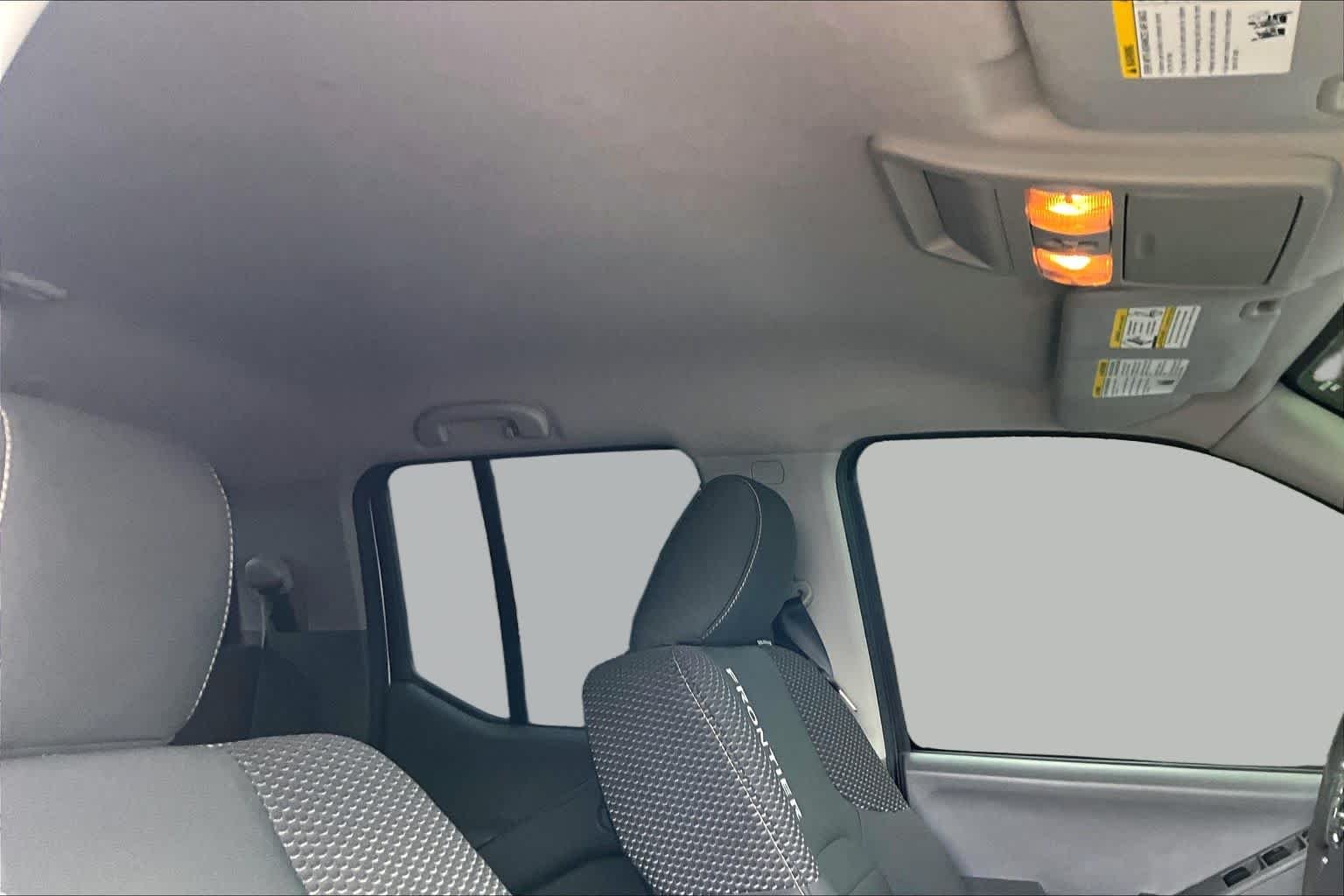 Used 2018 Glacier White Nissan Desert Runner image 14