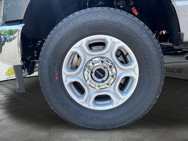 New 2026 Carbonized Gray Metallic Ford XLT image 26