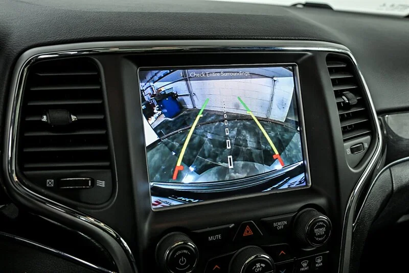 Used 2018 Diamond Black Crystal Pearl Coat Jeep Trailhawk image 26