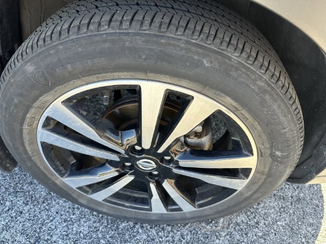 Used 2020 Red Nissan SR image 27