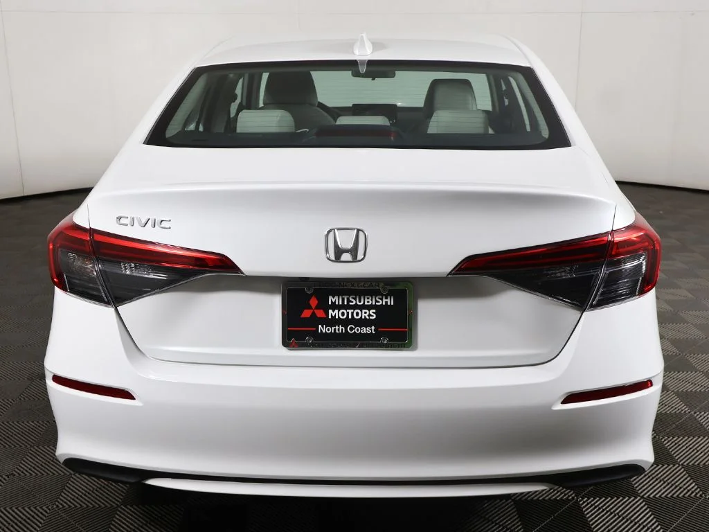 Used 2023 White Honda LX image 9