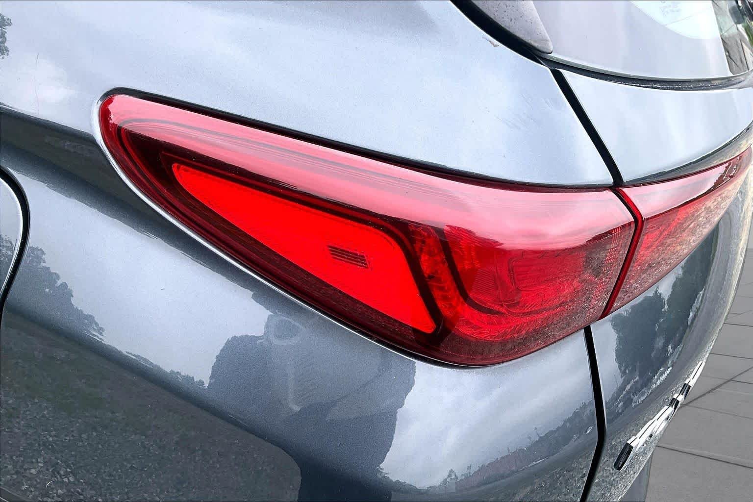 Used 2018 Thunder Gray Hyundai SE image 29