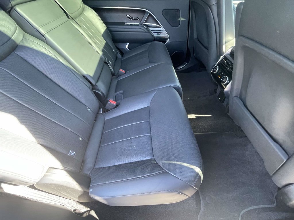 2025 Land Rover Range Rover SE - Photo 13