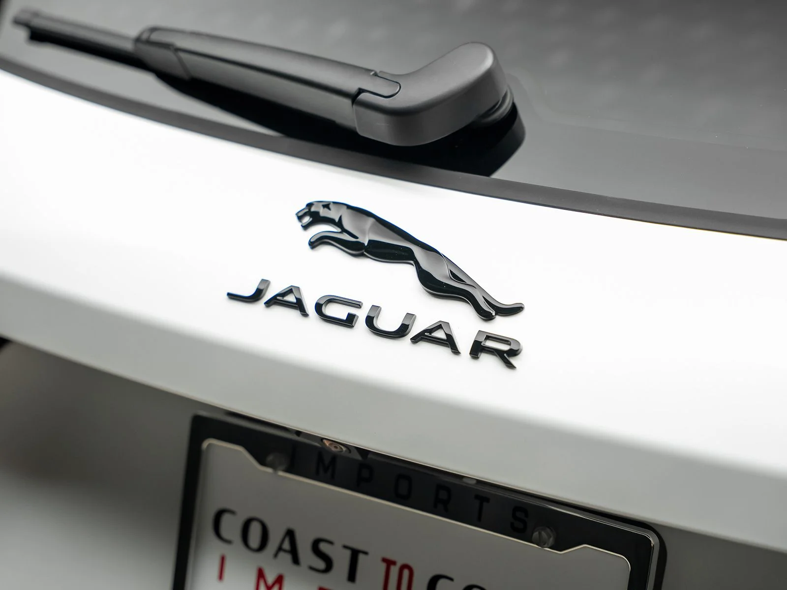 Used 2025 White Jaguar P250 R-Dynamic S image 20