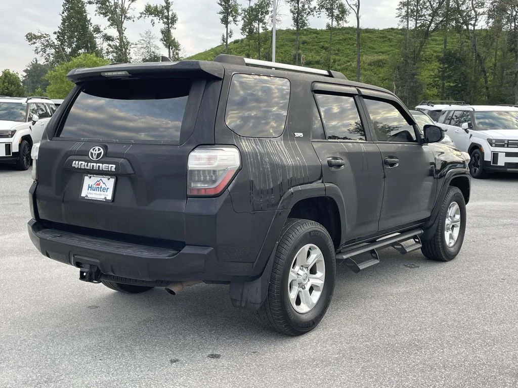 Used 2023 Midnight Black Metallic Toyota SR5 image 27
