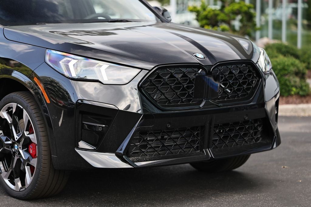 New 2026 Black Sapphire Metallic BMW xDrive28i image 2