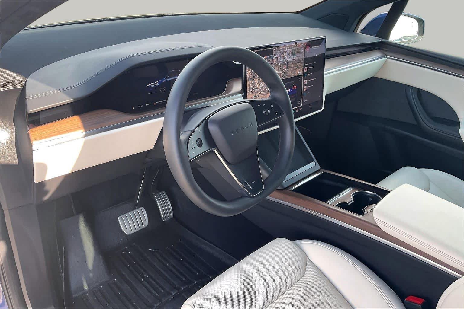 2022 Tesla Model X Long Range - Photo 15