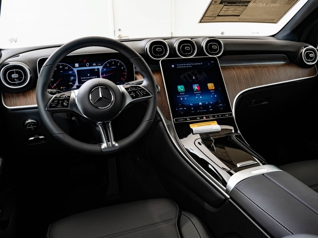 New 2026 Black Mercedes-Benz GLC 300 image 4