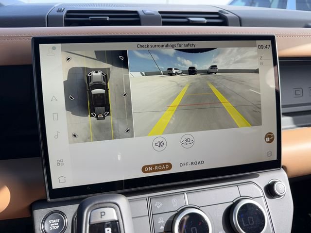 New 2026 Santorini Black Land Rover X-Dynamic SE image 21