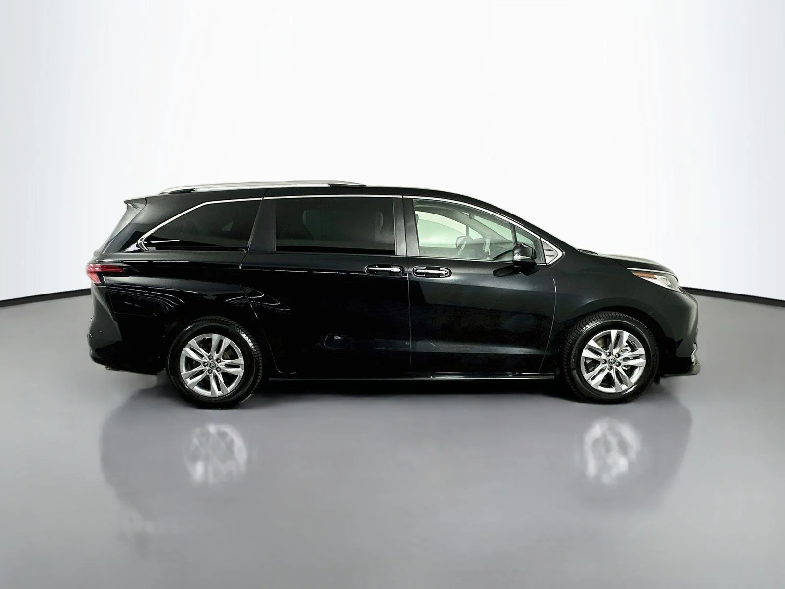 Used 2022 Midnight Black Metallic Toyota Limited image 8