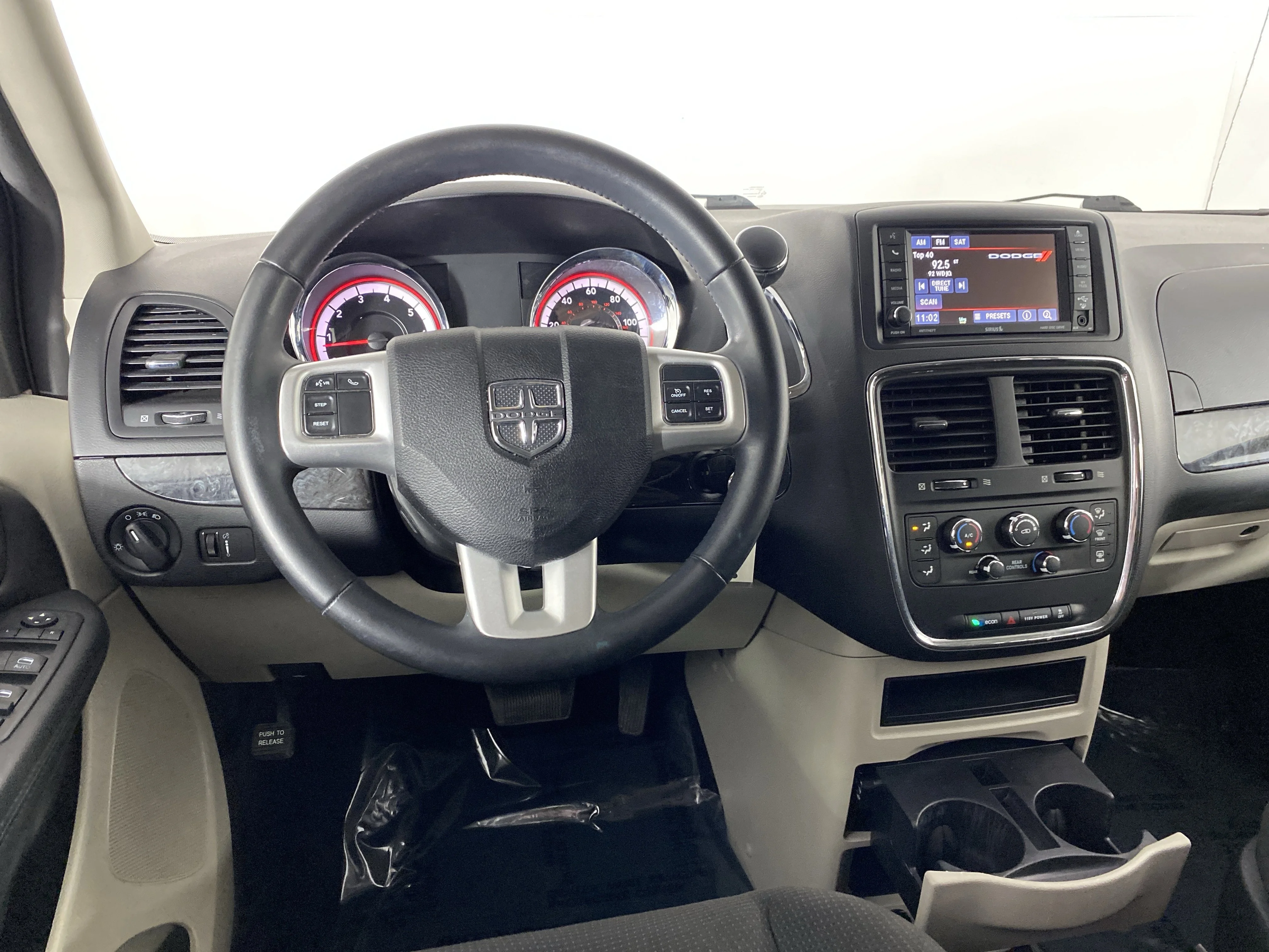 Used 2017 Billet Clearcoat Dodge SE image 18