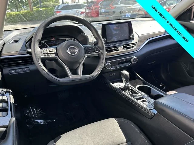 Used 2023 White Nissan 2.5 SV image 16