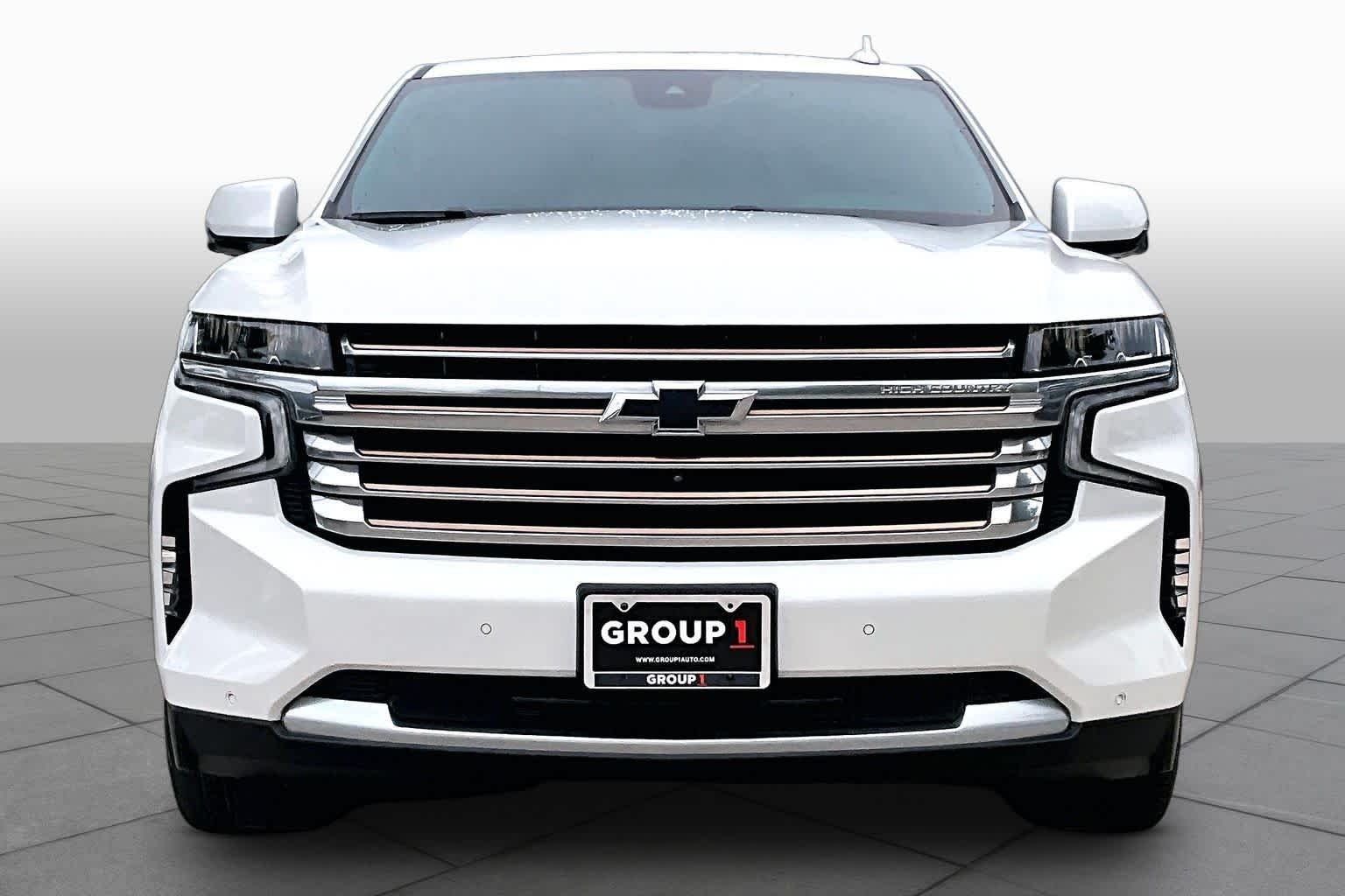 Used 2023 Iridescent Pearl Tricoat Chevrolet High Country image 3